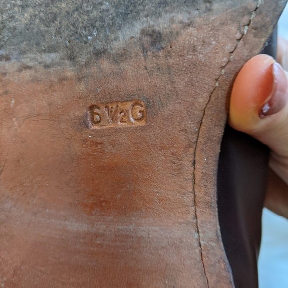 R.M Williams Chelsea Boots - Picture 10 of 16